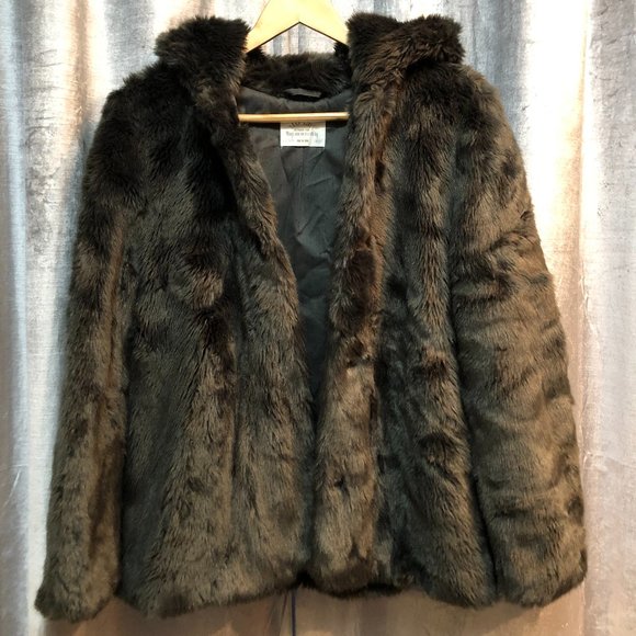 Zara Jackets & Blazers - Zara Hooded Faux Fur Coat